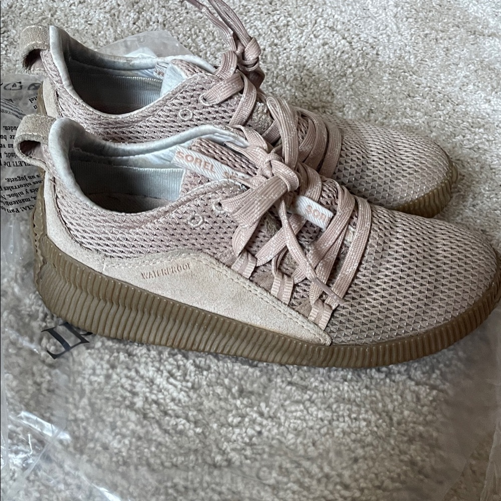 Sorel Women's Beige and pink Sneakers